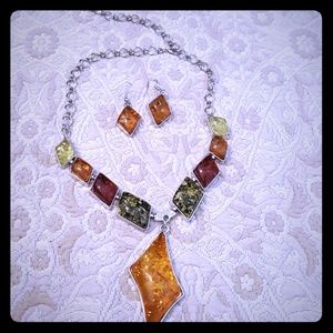 Women's necklace & earrings set